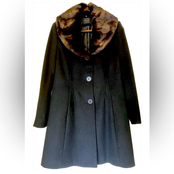 Tahari  coat‎ size 12 - Picture 2 of 9